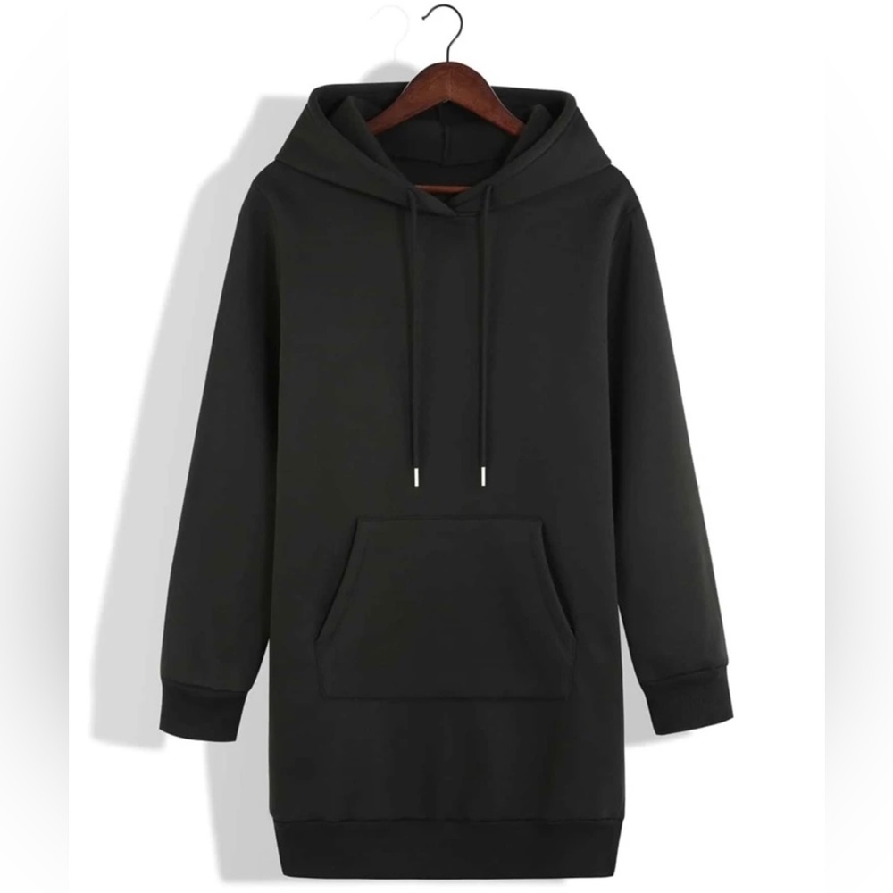 NWT- Serra Sweatshirt Dress in black Size: Small, hood with drawstring